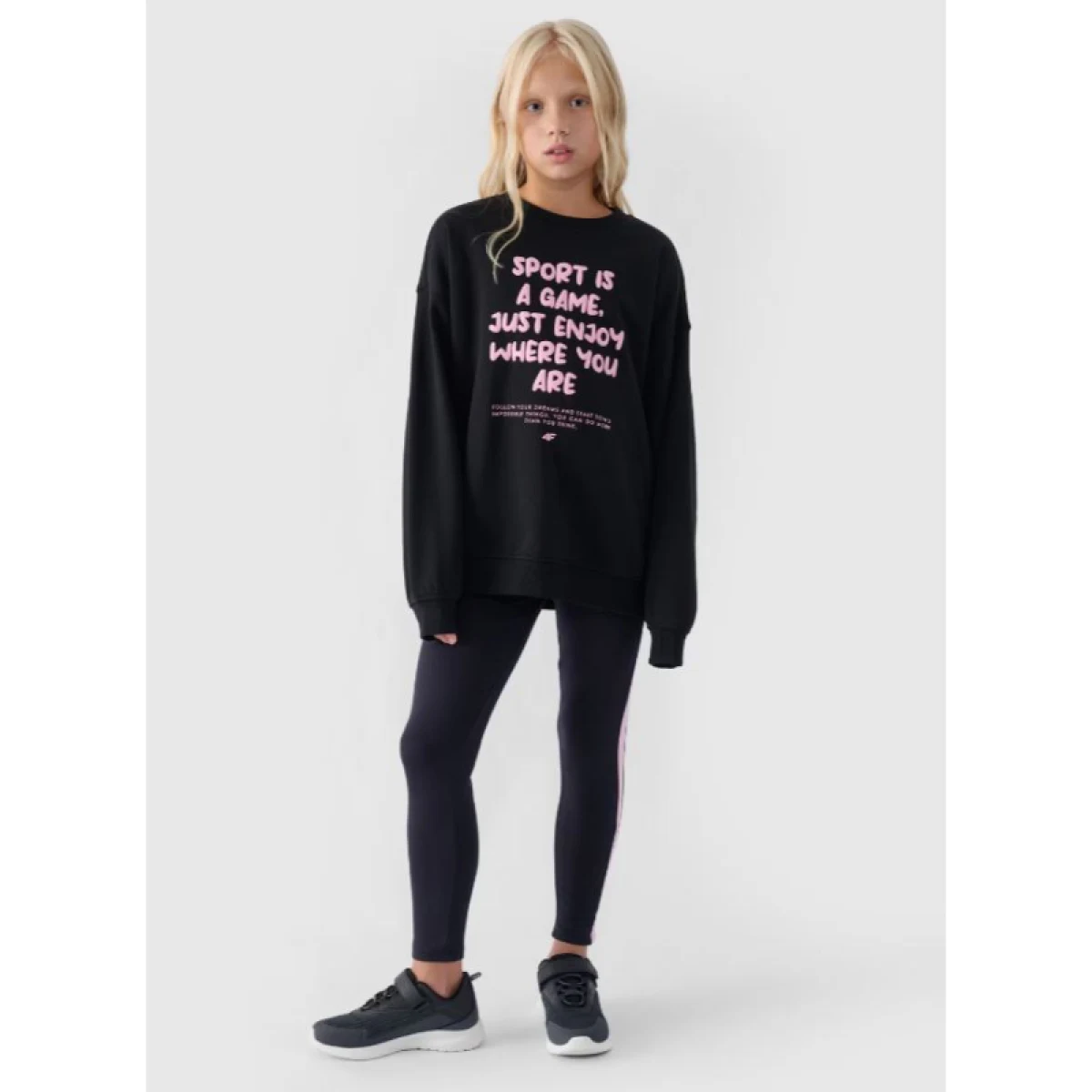 Dievčenská mikina 4F JUNIOR SWEATSHIRT-JWAW24TSWSF1214-20S-DEEP BLACK · záber 4
