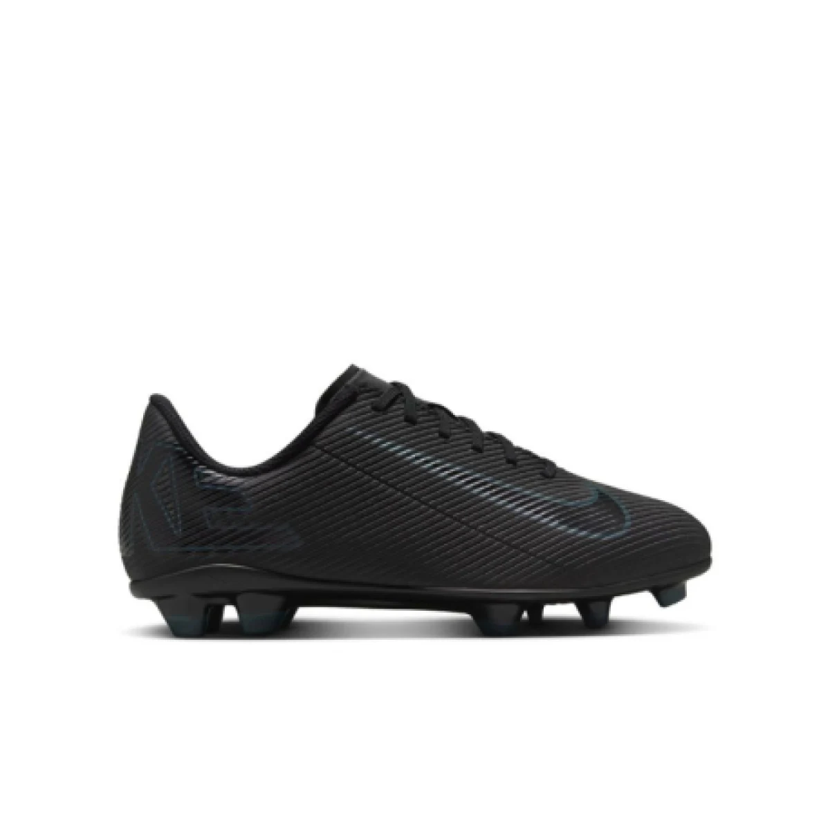Chlapčenské futbalové kopačky outdoorové NIKE Mercurial Vapor 16 Club Jr FG MG black deep jungle black · záber 1