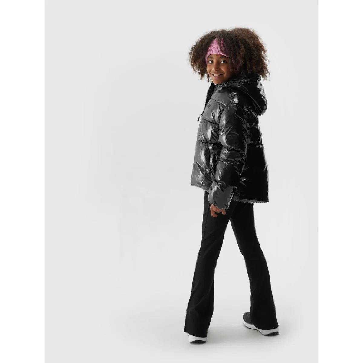 Dievčenská bunda 4F JUNIOR DOWN JACKET-JAW23TDJAF267-21S-BLACK · záber 5