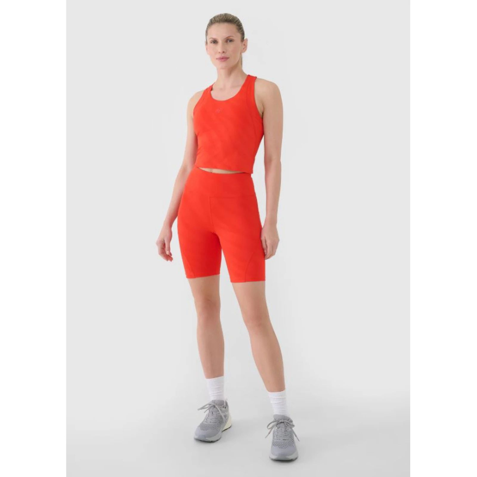 Dámske tréningové kraťasy 4F SHORT TIGHTS FNK F016-62S-RED · záber 4