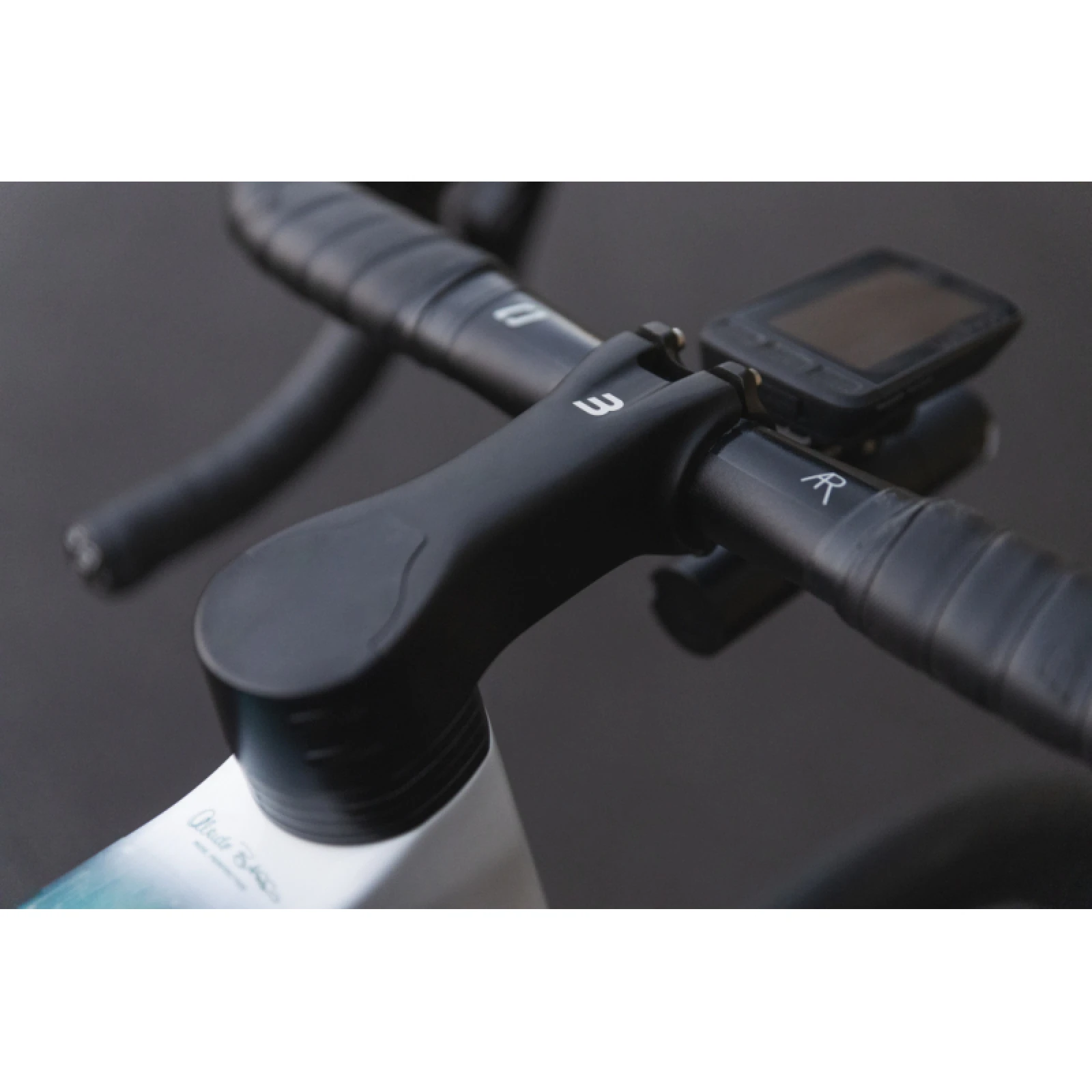 Cestný bicykel BASSO Astra disc, Shimano 105 Di2, Microtech MrLite, pop green · záber 3