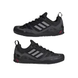 Pánska nízka turistická obuv ADIDAS Terrex Swift Solo 2.0 core black grey three grey six · záber 5