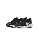 Pánska športová obuv (tréningová) NIKE Revolution 7 FlyEase black white · záber 2
