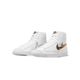 Pánska vychádzková obuv NIKE Blazer Mid 77 white bright mandarin medium ash black · záber 4