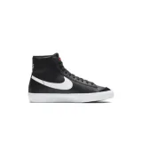 Juniorská vychádzková obuv NIKE Blazer Mid 77 black white team orange · záber 1
