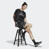 Dámske tričko s krátkym rukávom ADIDAS W ICONS TEE CRO-IM4255-black · záber 4
