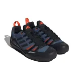 Pánska nízka turistická obuv ADIDAS Terrex Swift Solo 2.0 wonder steel core black impact orange · záber 4