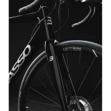 Cestný bicykel BASSO Venta disc, stealth, Shimano 105, Microtech MCT · záber 2