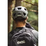 Cyklistická prilba ABUS MoDrop chalk grey · záber 5
