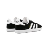 Pánska vychádzková obuv ADIDAS ORIGINALS Gazelle M core black white gold met · záber 4