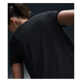 Dámske bežecké tričko s krátkym rukávom NIKE W NK ONE SWSH HBR DF SS TOP · záber 3