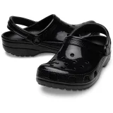 Kroksy (rekreačná obuv) CROCS Classic High Shine Clog black · záber 5