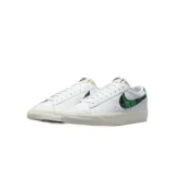 Pánska vychádzková obuv NIKE Blazer Low 77 Premium white university red stadium green · záber 3