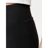 Dámske kraťasy ADIDAS ORIGINALS ESS RIB SHORTS-BLACK · záber 5