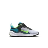 Chlapčenská športová obuv (tréningová) NIKE Revolution 7 black grey aquamarine green strike · záber 2