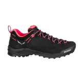 Dámska nízka turistická celokožená obuv SALEWA Wildfire Leather GTX W black fluo coral · záber 1
