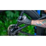 Kefka na údržbu bicykla MUC-OFF Drivetrain Brush · záber 3