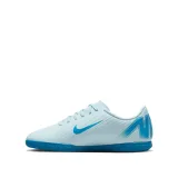 Chlapčenské futbalové kopačky halové NIKE Mercurial Vapor 16 Club Jr IC glacier blue black · záber 2