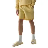 Chlapčenské teplákové kraťasy 4F JUNIOR SHORTS CAS-4FJWSS24TSHOM279-73S-LIGHT LEMON · záber 2