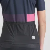 Dámsky cyklistický dres s krátkym rukávom SPORTFUL Snap w jrs, black galaxy blue · záber 5