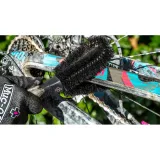 Kefka na údržbu bicykla MUC-OFF Two Prong Brush · záber 2