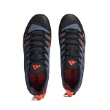 Pánska nízka turistická obuv ADIDAS Terrex Swift Solo 2.0 wonder steel core black impact orange · záber 5