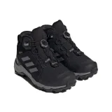 Juniorská členková turistická obuv ADIDAS Terrex Mid Jr GTX core black grey three core black · záber 3