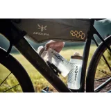 Fľaša na bicykel FIDLOCK set láhve s držákem BOTTLE TWIST průhledná bílá 590 ml · záber 3