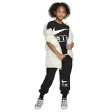 Chlapčenské tričko s krátkym rukávom NIKE G NSW TEE BOY AIR-010 BLACK · záber 3