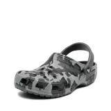 Chlapčenské kroksy (rekreačná obuv) CROCS Classic Camo Clog K black grey · záber 3