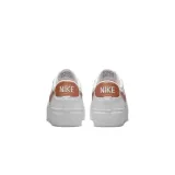 Dámska vychádzková obuv NIKE Blazer Low Platform white black sail metallic copper · záber 5