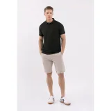 Pánske polo tričko s krátkym rukávom VOLCANO O-DRAGO-700-BLACK · záber 4