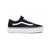 Dámska vychádzková obuv VANS UA Old Skool Platform black white · záber 2