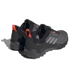 Pánska nízka turistická obuv ADIDAS TERREX AX4 GTX GRESIX GREFOU SOLRED · záber 5