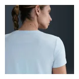 Dámske bežecké tričko s krátkym rukávom NIKE W NK ONE SWSH HBR DF SS TOP · záber 5